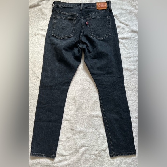 Levis 501 Women's Jeans 28WX28L
Black Denim Distressed Fly Button - Picture 2 of 5
